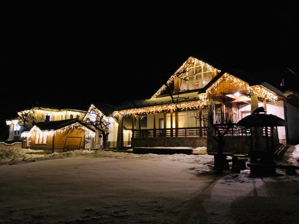 Cottage Familiya Verkhovyna Exterior foto